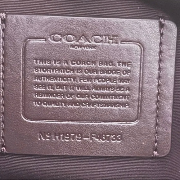 Authentic Vintage COACH Bag - Gray with Red Lining - Crossbody Option - Picture 4 of 9